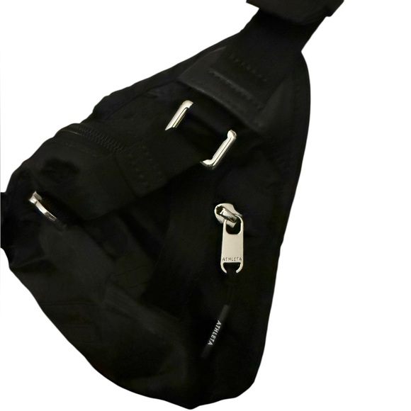 Athleta Excursions Large Belt Bag in Black - Picture 9 of 11